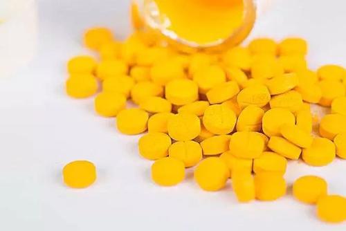 注意！这四个原因可能会诱发口腔溃疡！