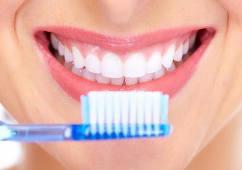 口腔清洁不到位，可能会诱发脑出血！